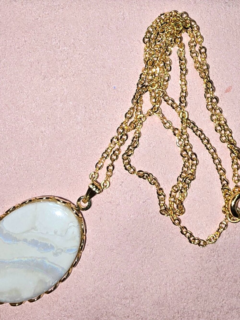 Vintage Gold Tone Iridescent Faux Opal Cabochon Pendant Necklace Clip-On Earring - Picture 4 of 9